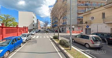 Ampio box auto zona Regina Pacis