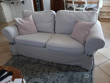 Divano due posti. Ikea. Modello Ektorp