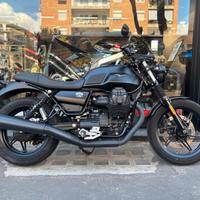 MOTO GUZZI - V7 STONE IV - Nera 2023