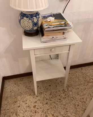 Comodino Ikea Hemnes bianco
