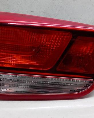 FARO POSTERIORE INTERNO SINISTRO KIA Rio 17> usato