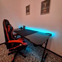Set di scrivania e sedia da gaming