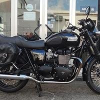 TRIUMPH Bonneville T100 .