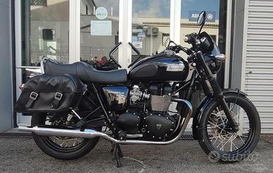 TRIUMPH Bonneville T100 .