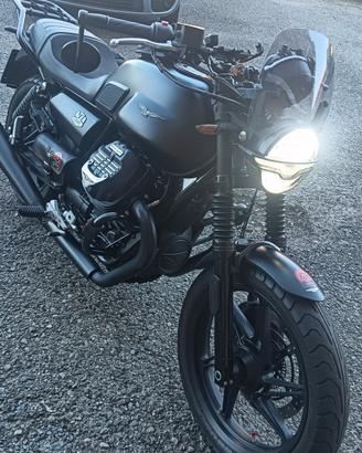Motoguzzi v7 Stone 2024