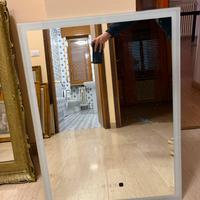 Specchio da bagno a led con casse
