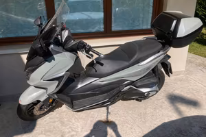 HONDA FORZA 350 DELUXE GARANZIA TAGLIAN GOMME 100%