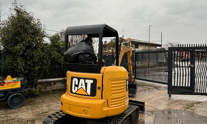 E165 Mini escavatore 30 q Caterpillar 303E