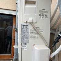 Nr. 1 Condizionatore d’aria 9000 btu pari al nuovo