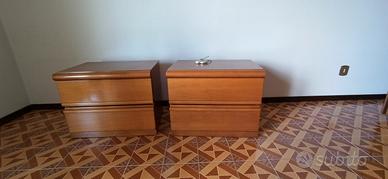  2 comodini in legno + 1 banco da camera in legno