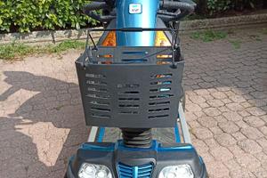 scooter elettrico a quattro ruote per anziani