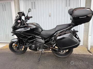 Kawasaki Versys 650 MY2026 – Full Black