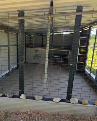 box per cane 19 mq  con cuccia e veranda