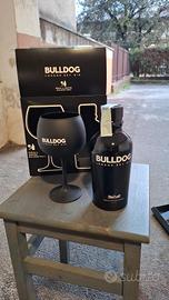 bulldog gin con bicchiere 
