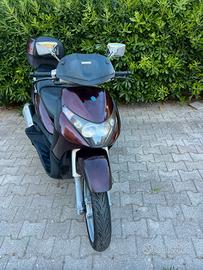 BEVERLY 200