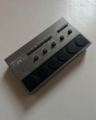 Yamaha MR-10 Drum Machine