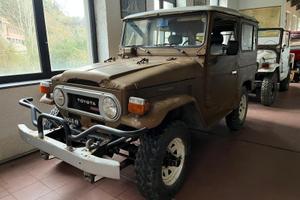 TOYOTA LAND CRUISER BJ 40