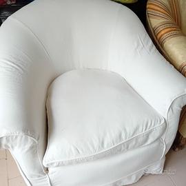 Poltrona con fodera bianca