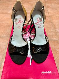 Scarpe da ballo colore nero e oro