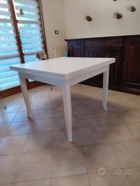 Tavolo quadrato bianco 