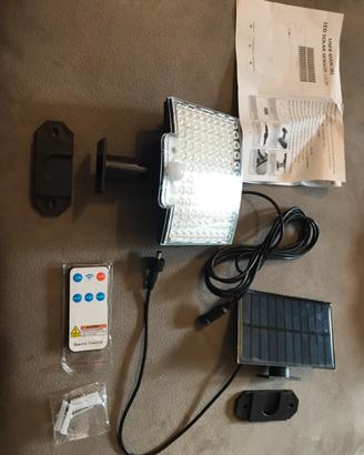 108 Led + pannello solare