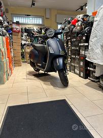 Piaggio vespa gts 300 supertech km0