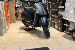 Piaggio vespa gts 300 supertech km0
