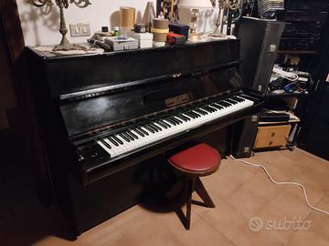 pianoforte KAPS e Pianoforte YAMAHA U 3