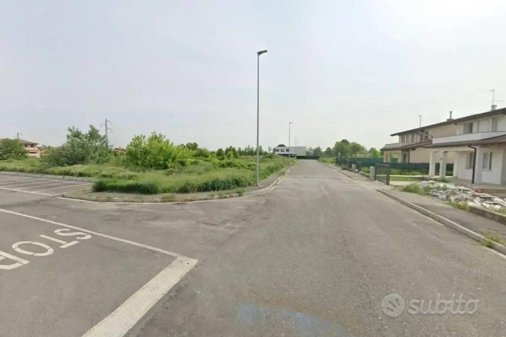 Immobile in asta di 12780 m² a Inverno e Monteleon - Vista 2