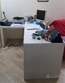 Scrivania Malm con piano estraibile