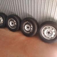 Cerchioni con gomme 205/75R16C Michelin 4 stagioni