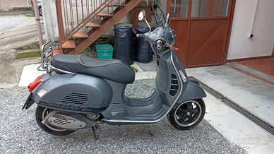 Vespa 300 gts