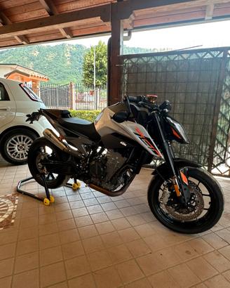 Ktm duke 790