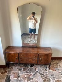 Cassettiera antica in legno con specchio