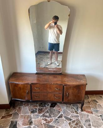 Cassettiera antica in legno con specchio