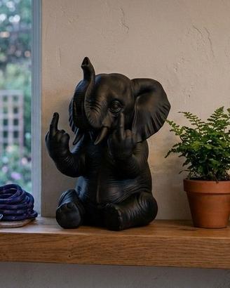 Statuetta Cucciolo di Elefante con Personalità
