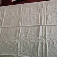 Tovaglia lino ricamata a mano 12 posti