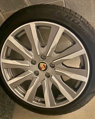 Cerchi originali Porsche con gomme invernali