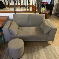 Divano 2 posti + pouf