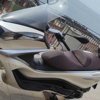 Maxi scooter Piaggio X10