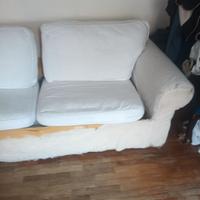 questo vecchio divano Ikea ,che contiene un letto