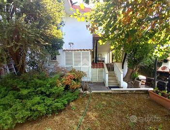 PORZIONE DI QUADRIFAMILIARE A ARDEA