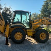Terna Komatsu WB 97S 4 Ruote Motrici Sterzanti