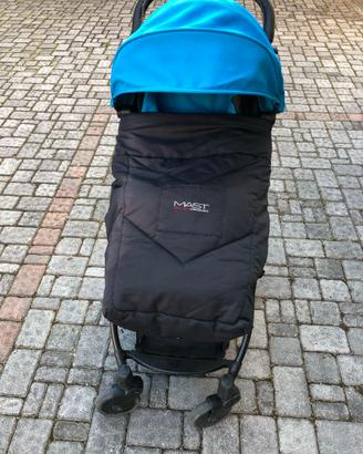 Passeggino leggero pieghevole tenuto benissimo