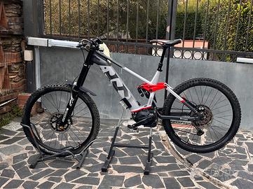 E-bike Mountain bike  downhill Husqvarna exc9