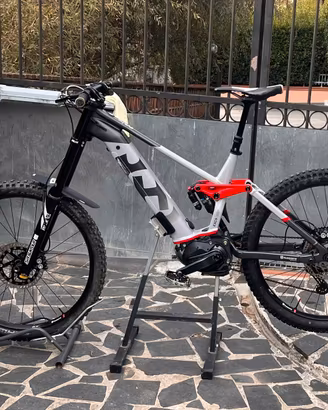 E-bike Mountain bike  downhill Husqvarna exc9