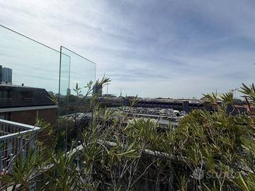 Attico / Mansarda di 195 m² con 4 locali a Milano