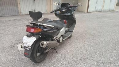 YAMAHA T MAX