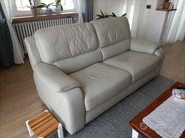 DIVANO IN PELLE