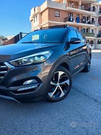 hyundai TUCSON ANNO 2015 2.0 DIESEL cambio automat